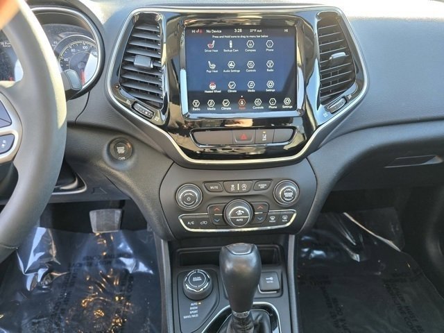Used 2022 Diamond Black Crystal Pearlcoat Jeep Limited image 36