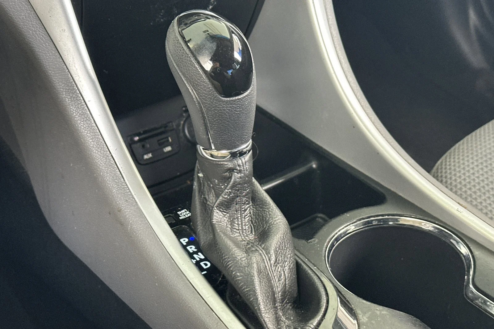 Used 2014 Harbor Gray Metallic Hyundai GLS image 19