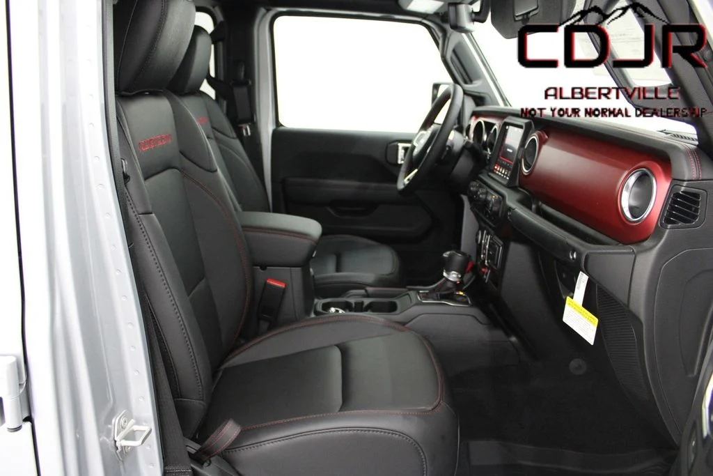 Used 2023 Silver Jeep Rubicon image 24