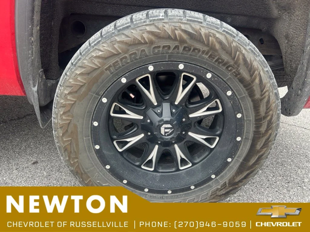 Used 2018 Cardinal Red GMC SLT image 15