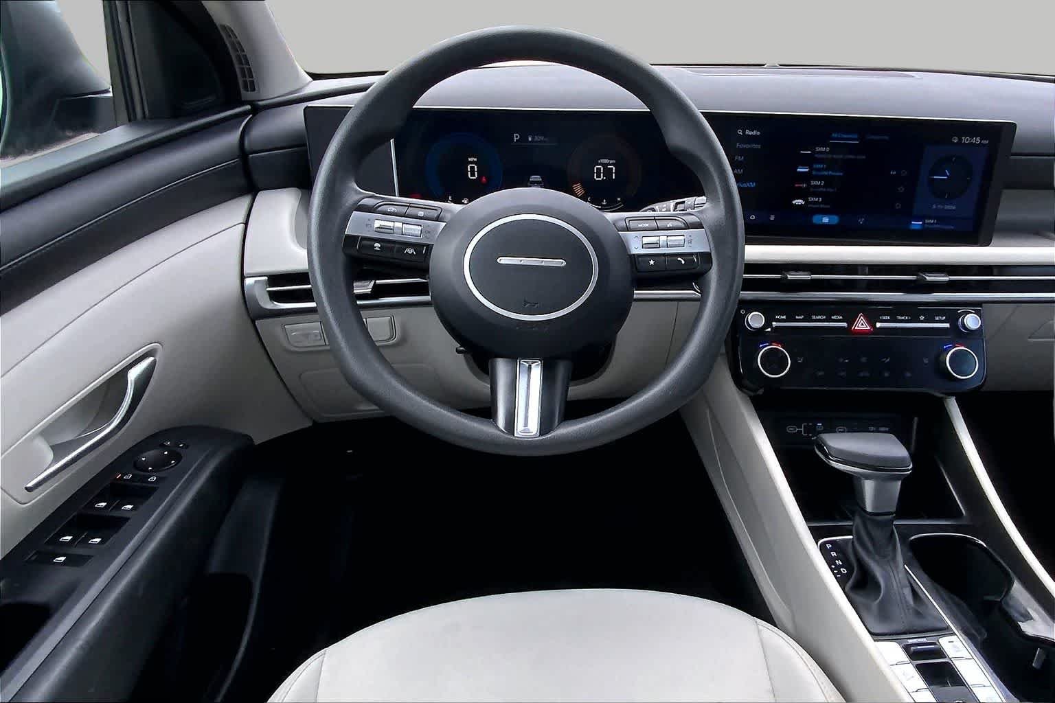 Used 2025 Phantom Black Hyundai SEL image 6