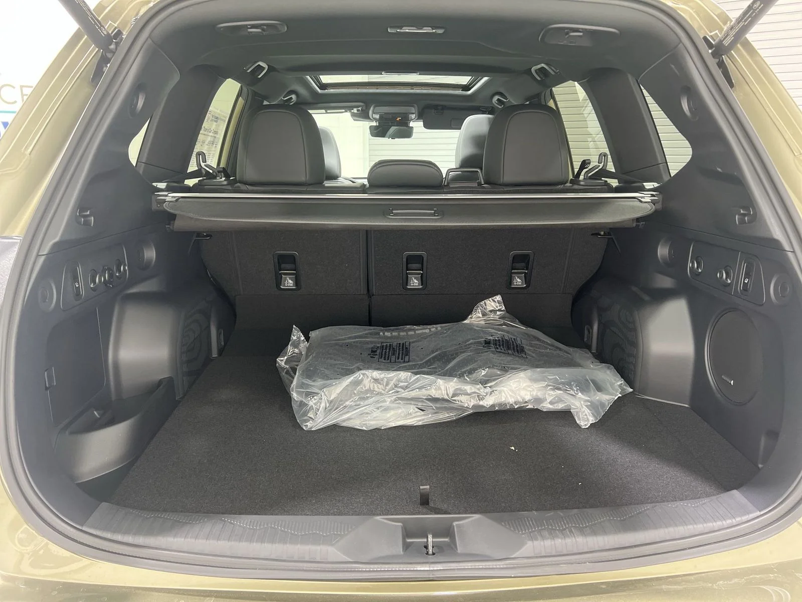 New 2026 AUTUMN GREEN METALLIC Subaru Touring Hybrid image 23