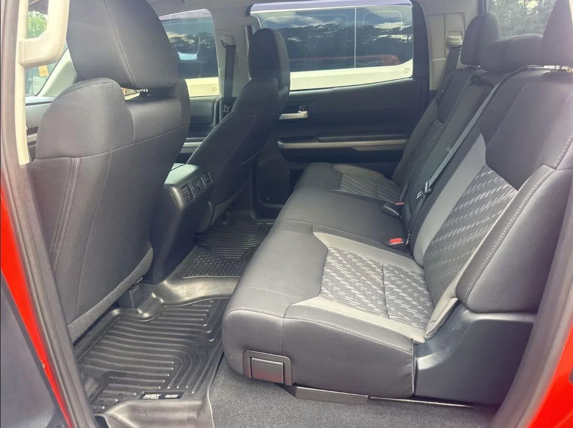 Used 2018 Orange Toyota SR5 image 9