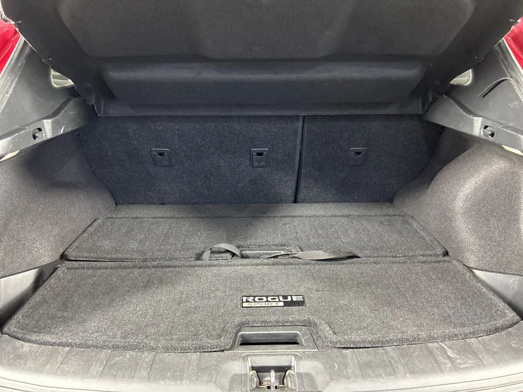 Used 2018 Red Nissan SL image 20