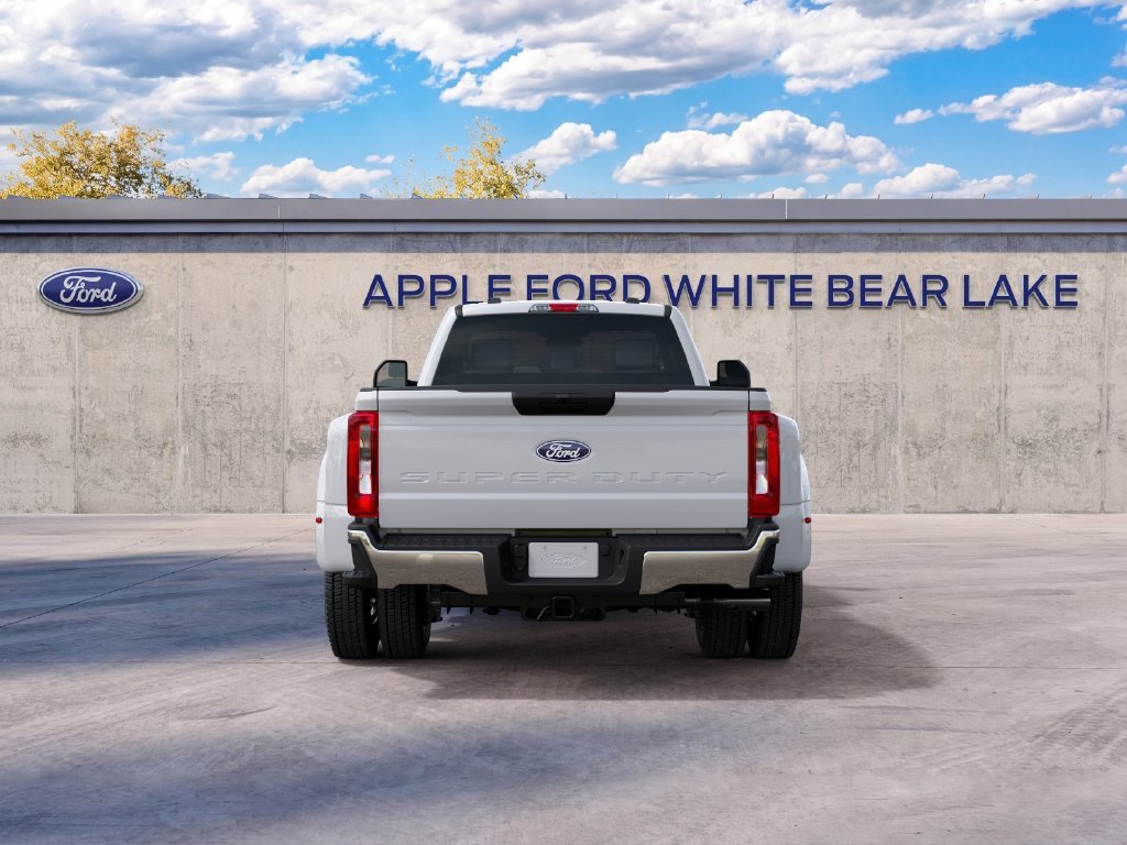 New 2027 White Ford XLT image 7