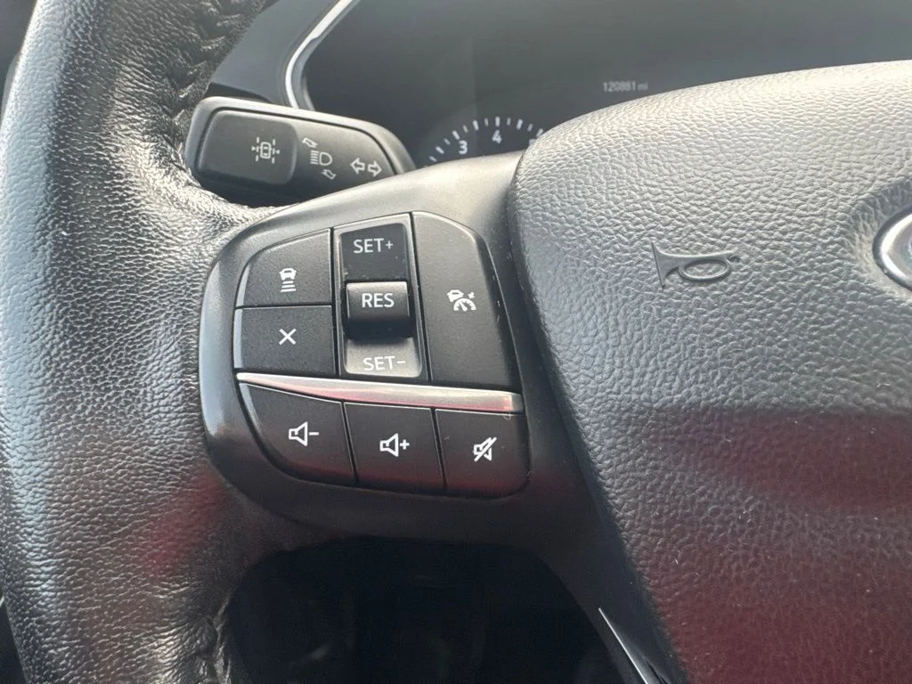 Certified Used 2020 Ingot Silver Ford SEL image 18