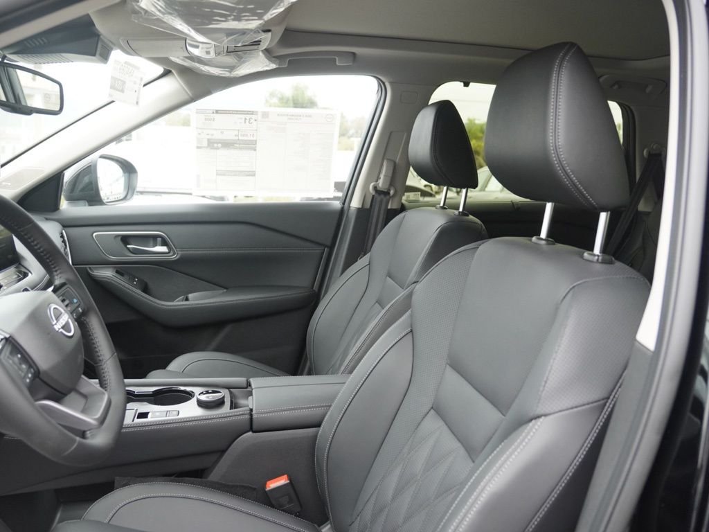 New 2026 Black Nissan Platinum image 15