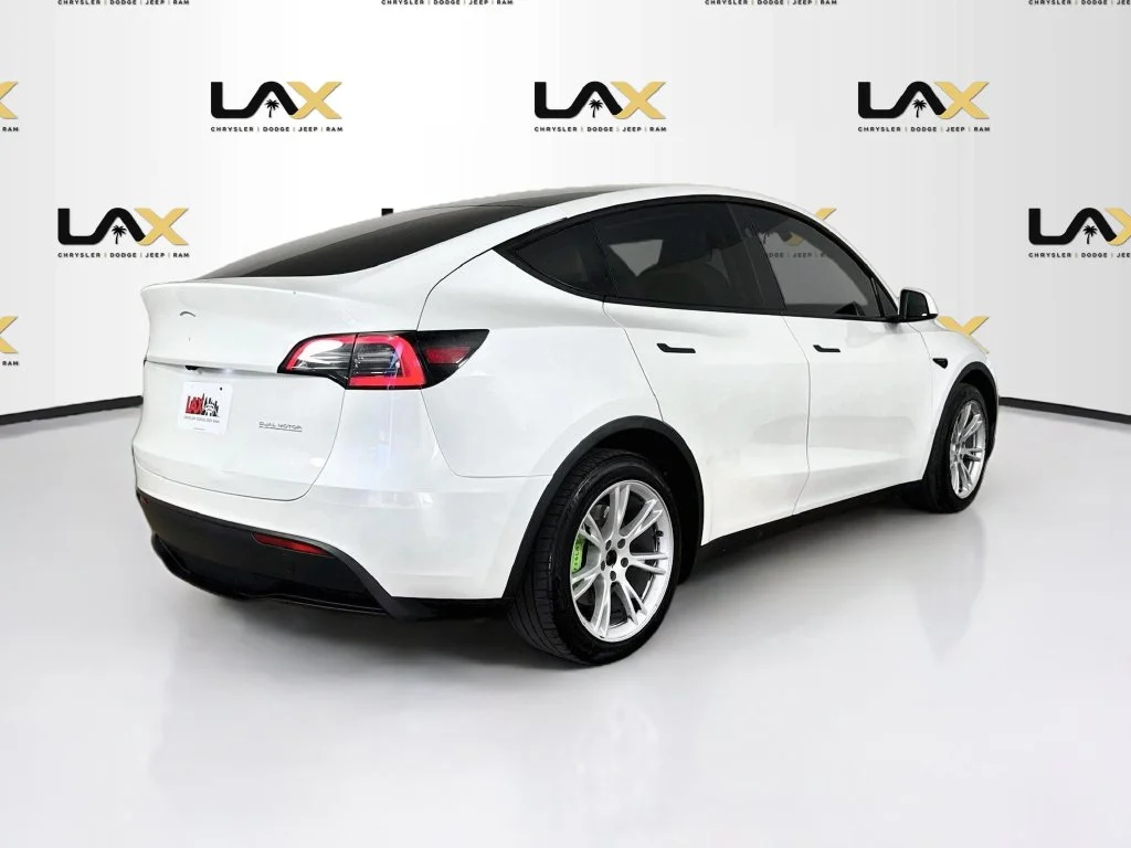 Used 2023 White Tesla Long Range image 7