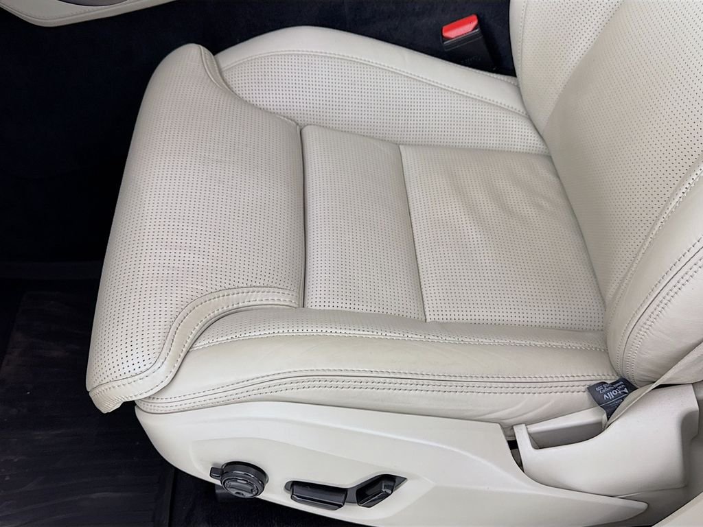 Used 2021 Gray Volvo T6 Inscription image 21