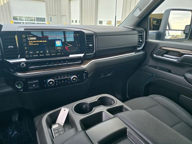 Used 2024 Silver GMC SLE image 19