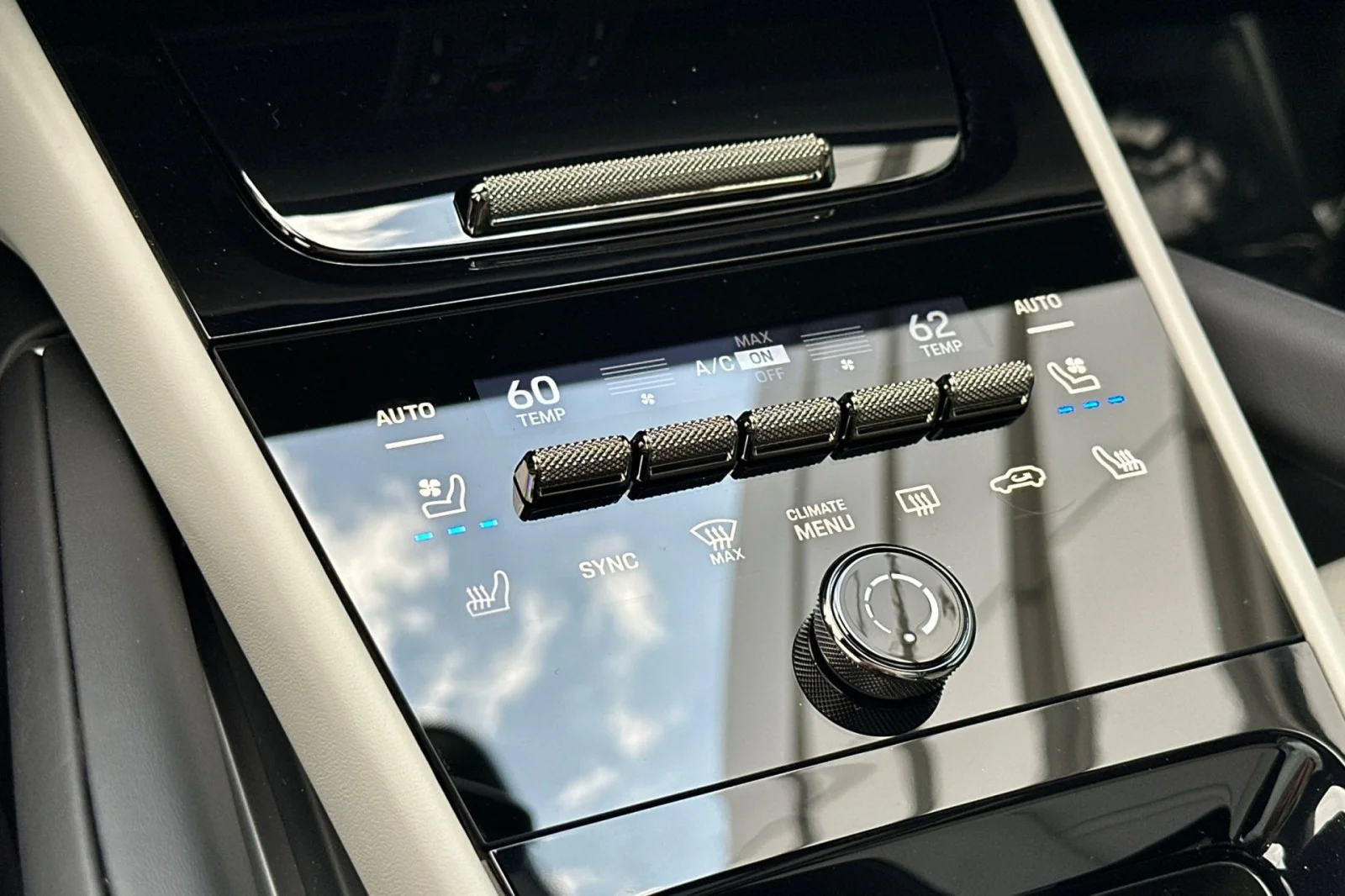 2026 Porsche Cayenne Coup Turbo E-Hybrid - Photo 21