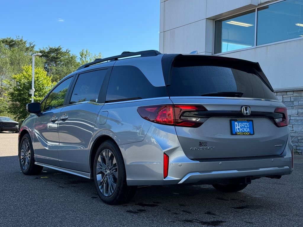 Certified Used 2026 Solar Silver Metallic Honda Touring image 5