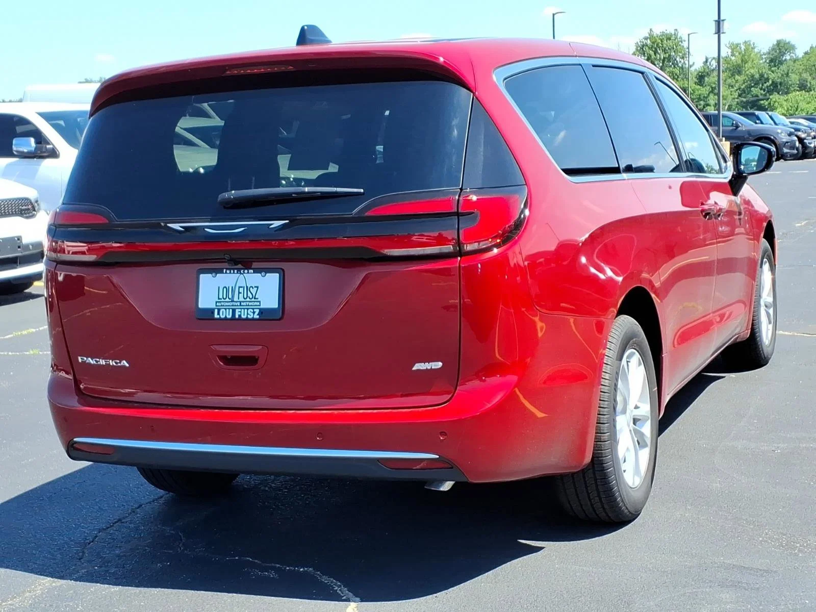 New 2027 Red Hot Pearl-Coat Exterior Paint Chrysler Select image 19