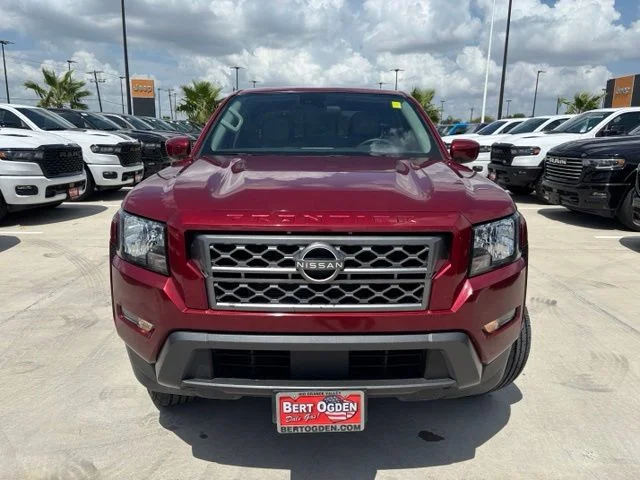 Used 2022 Red Nissan SV image 2