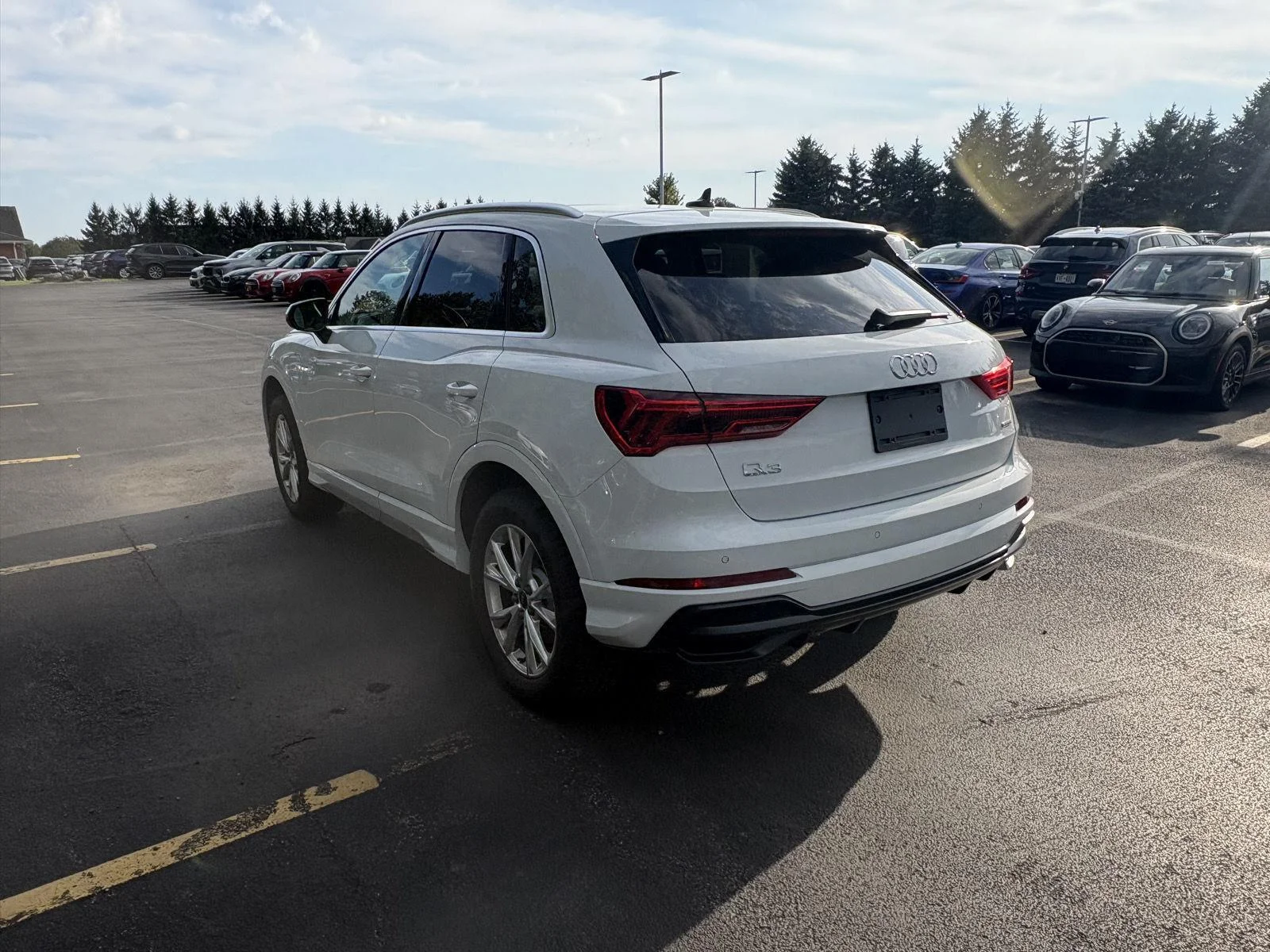 Used 2022 Glacier White Metallic Audi S line Premium image 5