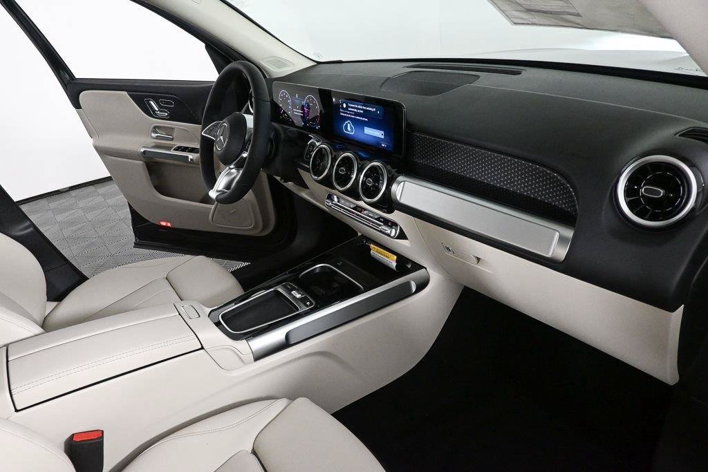 New 2026 Night Black Mercedes-Benz GLB 250 image 64