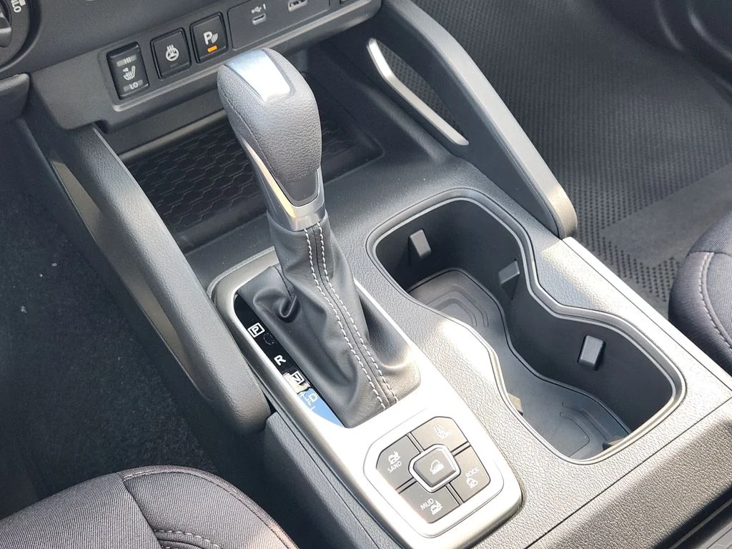 New 2027 Gun Metallic Nissan Crew Cab SV image 18