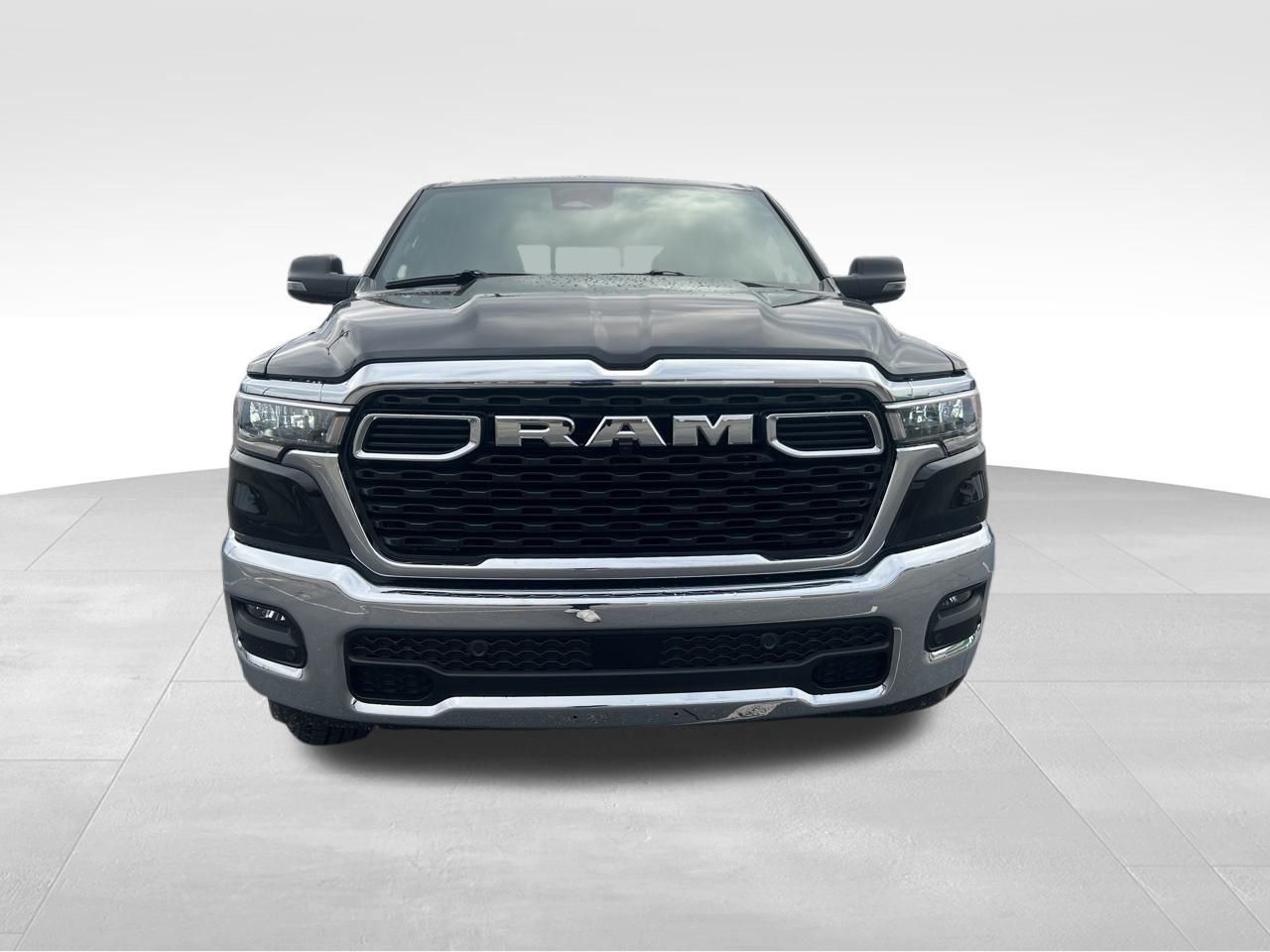 New 2026 Diamond Black Crystal Pearl-Coat Exterior Paint RAM Big Horn/Lone Star image 9