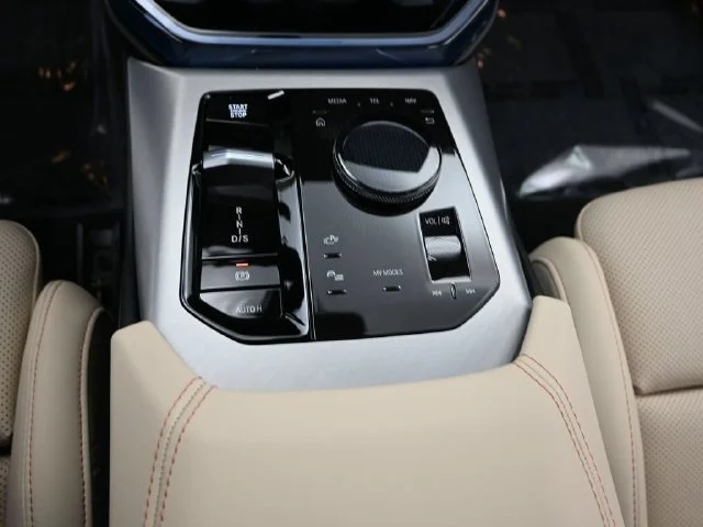 2026 BMW X3 30 - Photo 14