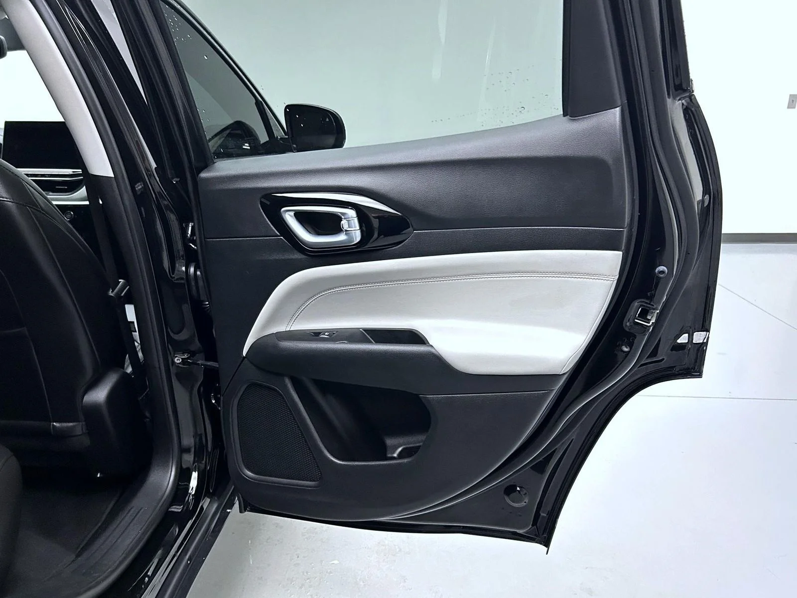 Used 2022 Black Jeep Limited image 18