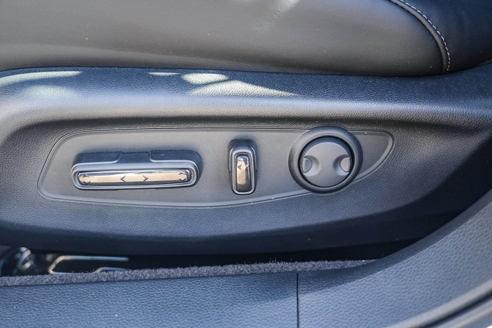 New 2026 Urban Gray Pearl Honda Touring image 24