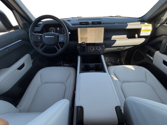 New 2026 Carpathian Grey Land Rover X-Dynamic SE image 12