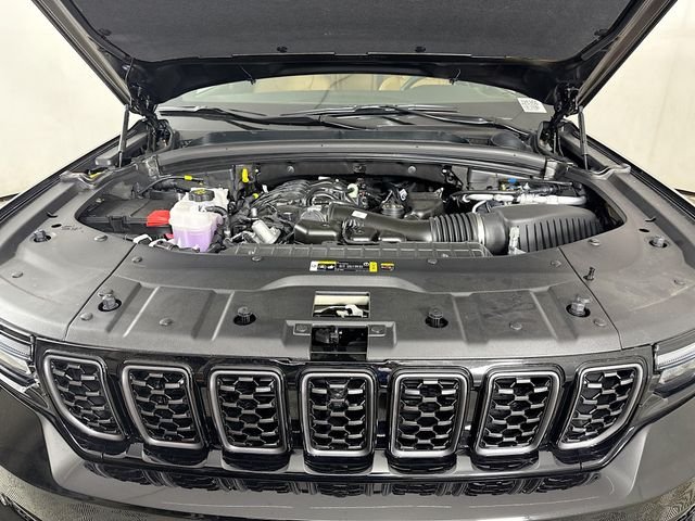 Used 2025 Black Jeep Summit image 31