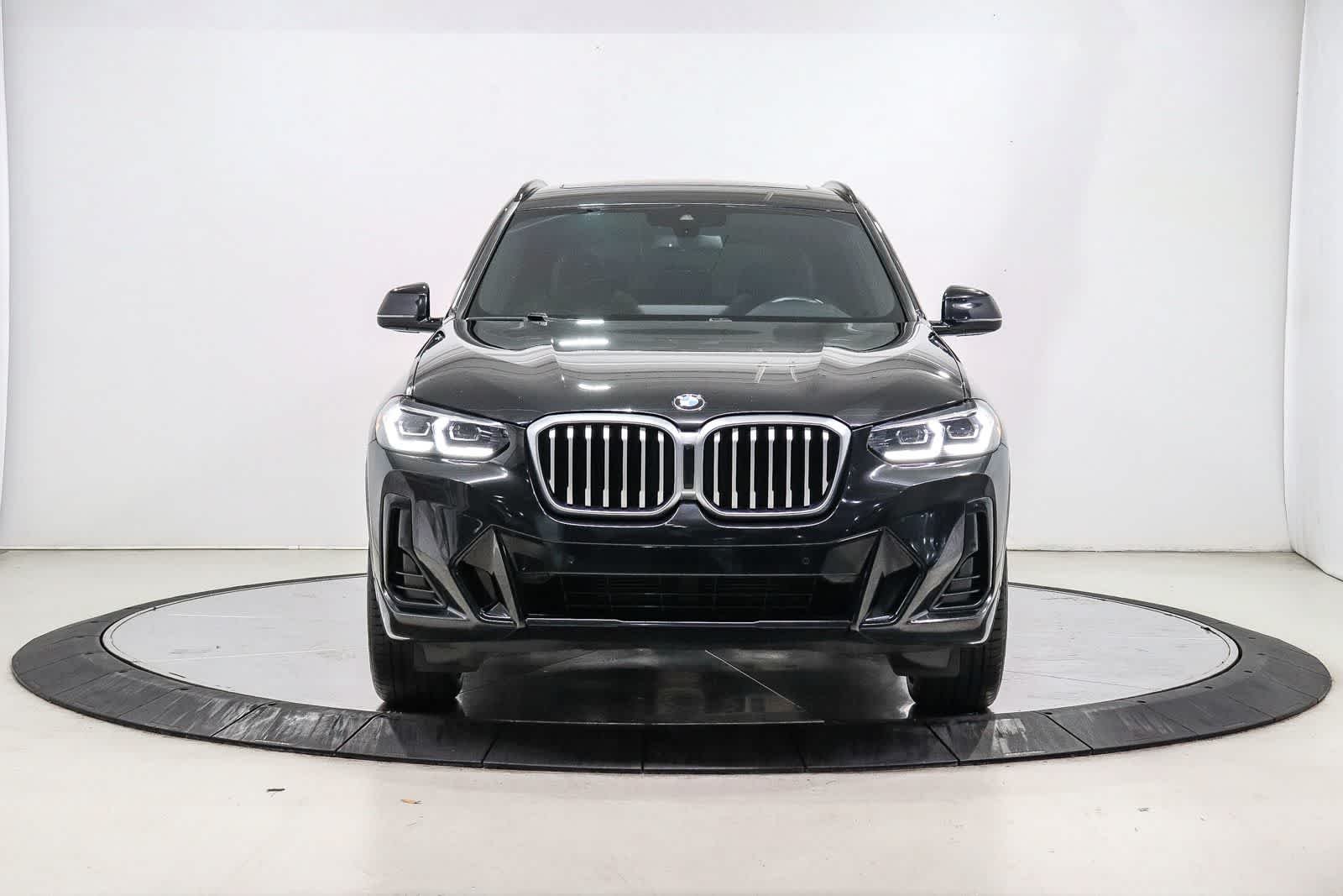 Used 2022 Black Sapphire Metallic BMW xDrive30i image 6