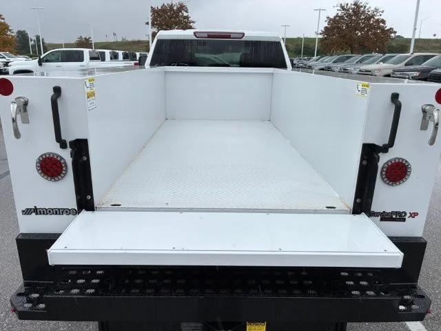 New 2026 Summit White Chevrolet WT image 16