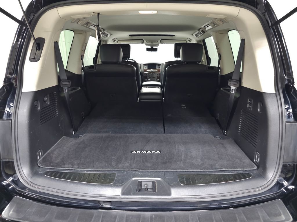 Used 2020 Super Black Nissan Platinum image 16