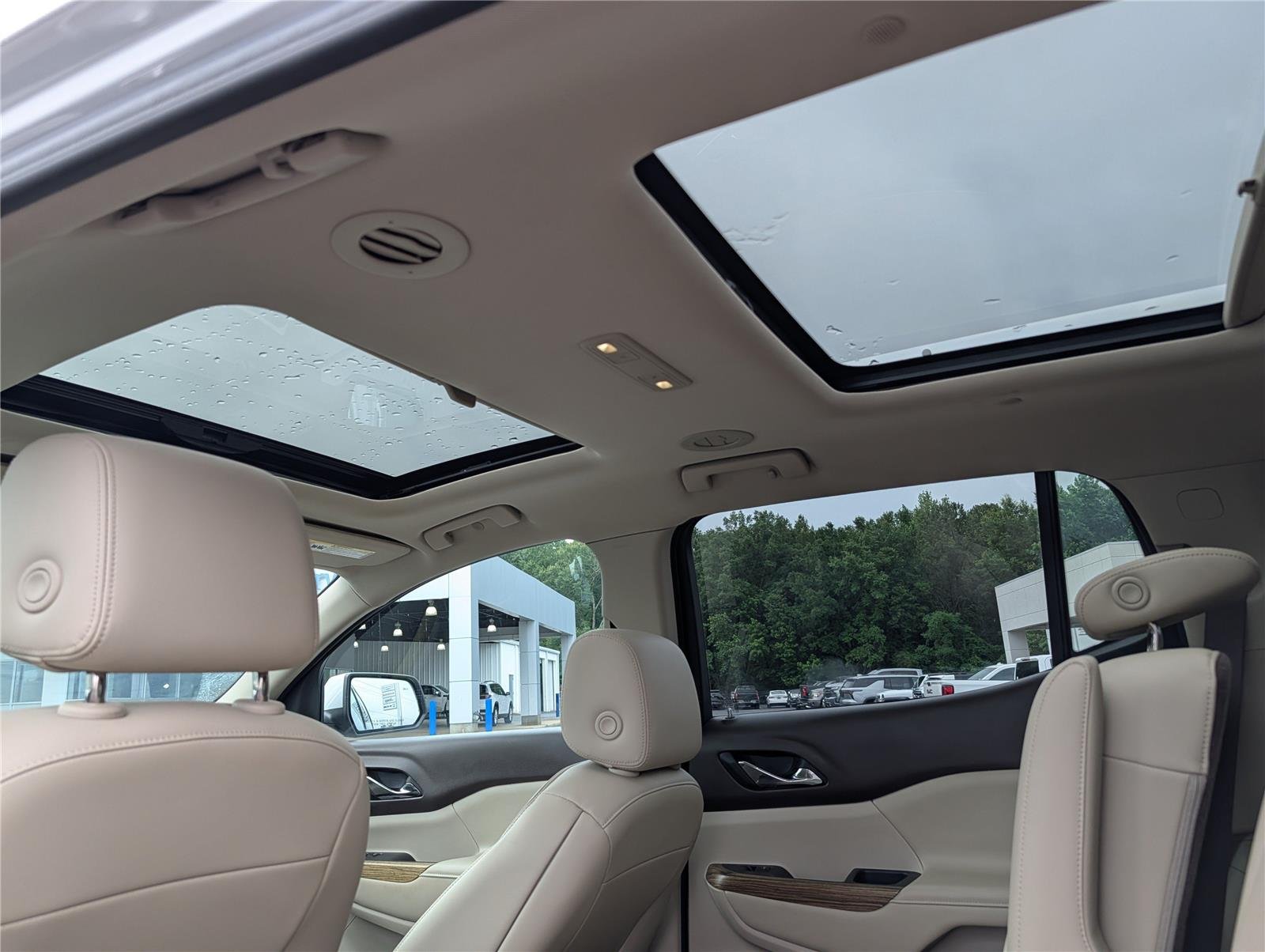 Used 2018 White Frost Tricoat GMC Denali image 34