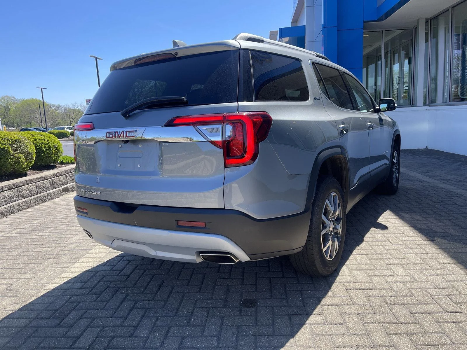 Used 2023 Sterling Metallic GMC SLE image 5