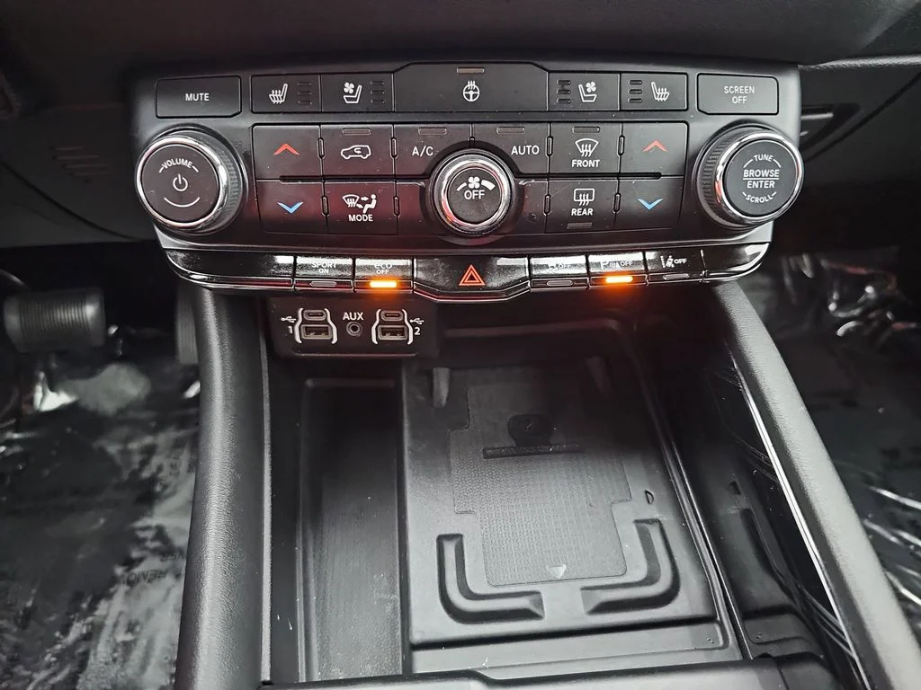 Used 2022 White Dodge Citadel image 31