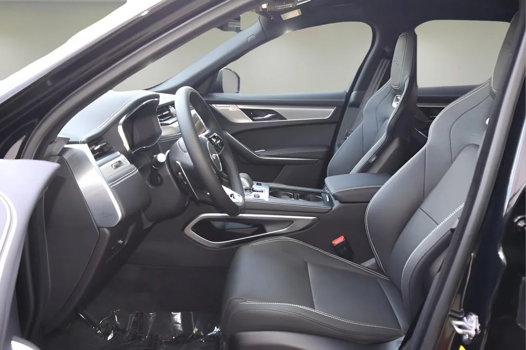 2026 Jaguar F-Pace R-Dynamic S - Photo 11
