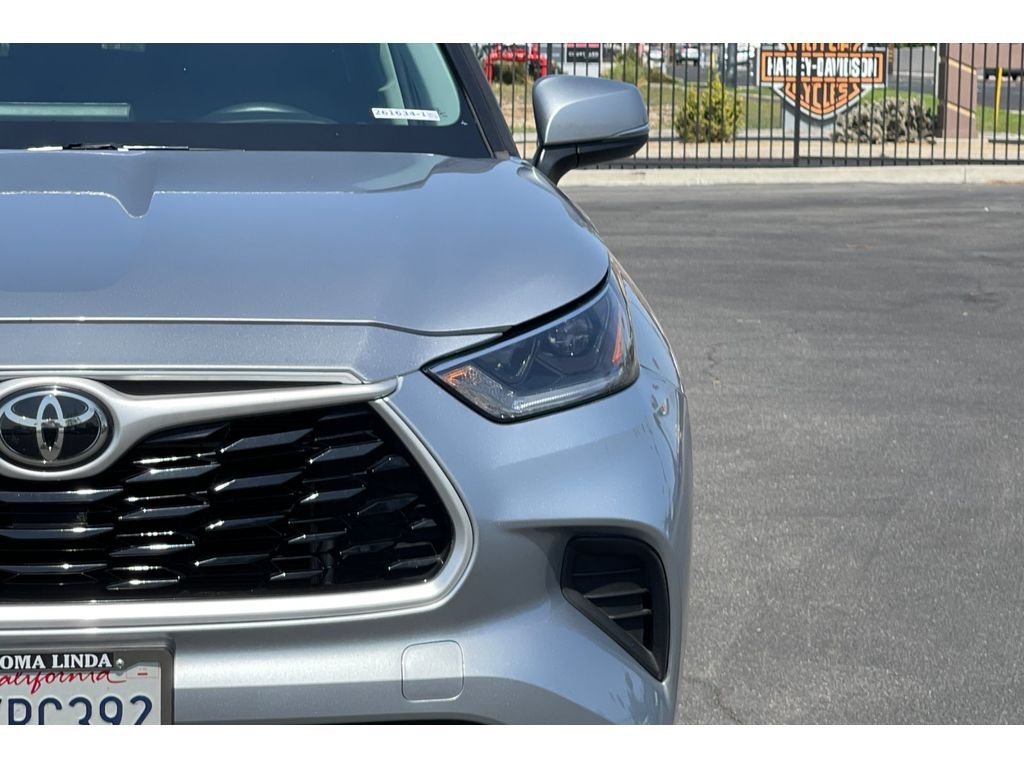 Used 2021 Celestial Silver Metallic Toyota L image 50