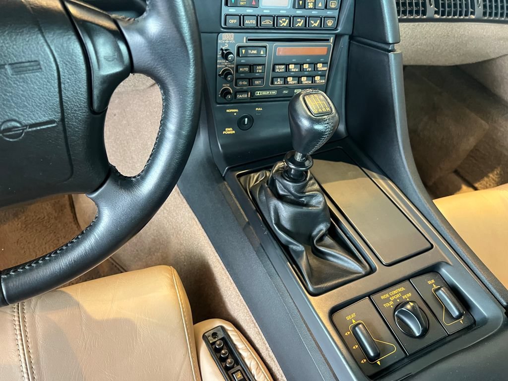 Used 1992 Black-rose Chevrolet NA image 15
