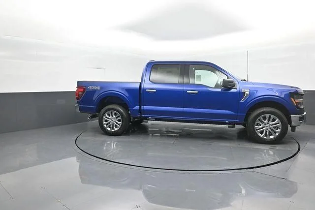 New 2026 Blue Ford XLT image 2