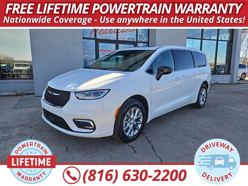 2026 Chrysler Pacifica Limited AWD's photo