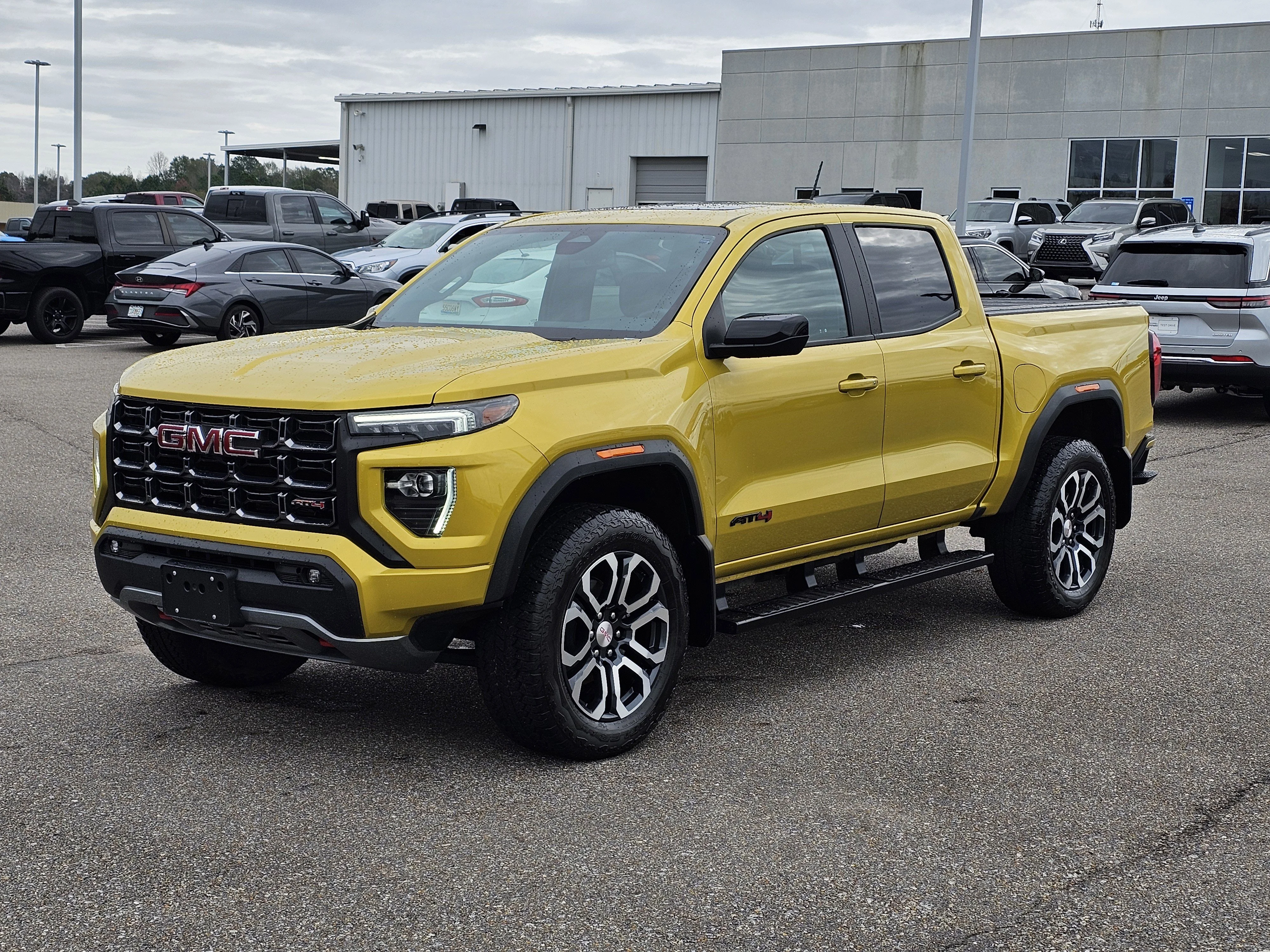 2023 GMC Canyon 4WD AT4 Crew Cab Short Box's photo