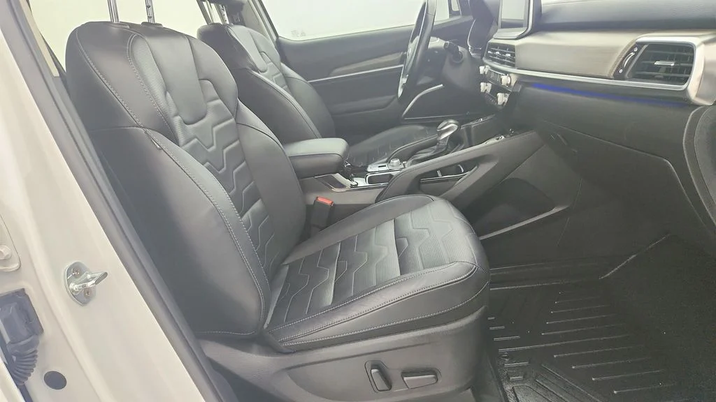 Used 2021 White Kia SX image 32