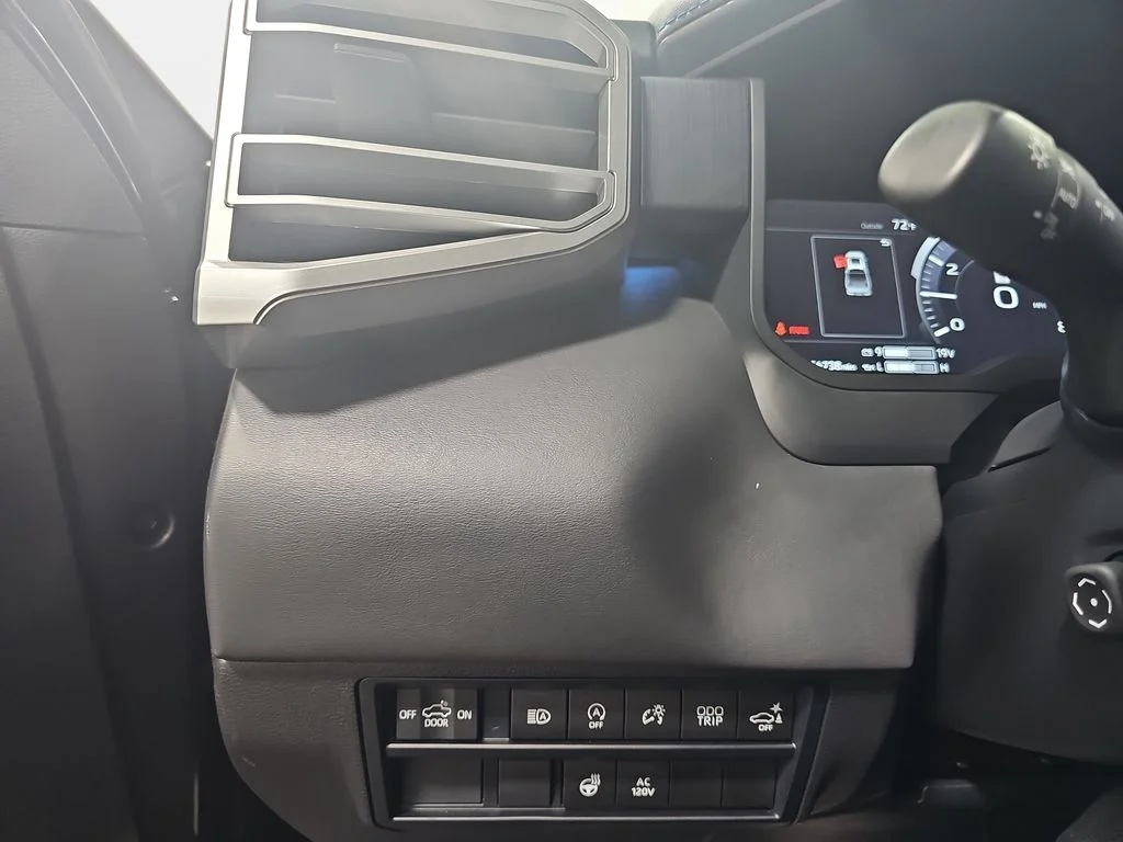 Used 2023  Toyota Platinum image 27
