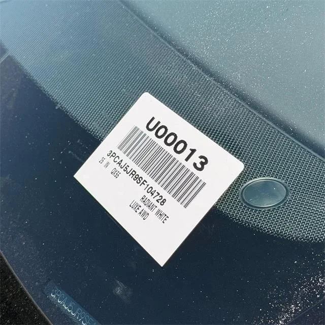 Used 2025 White INFINITI LUXE image 13