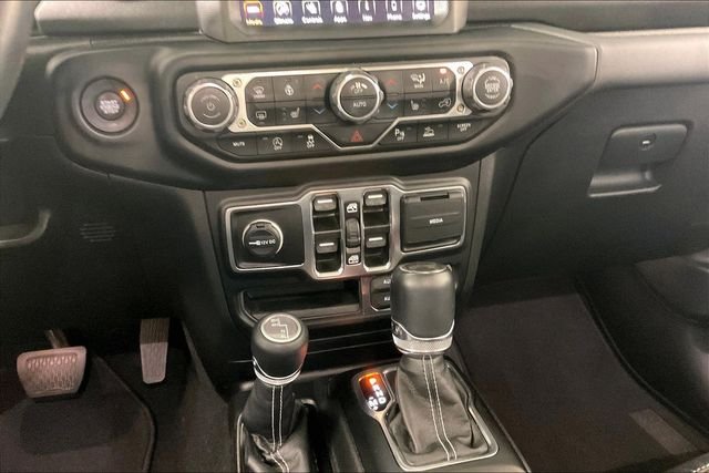 Used 2023 Gray Jeep Sahara image 8