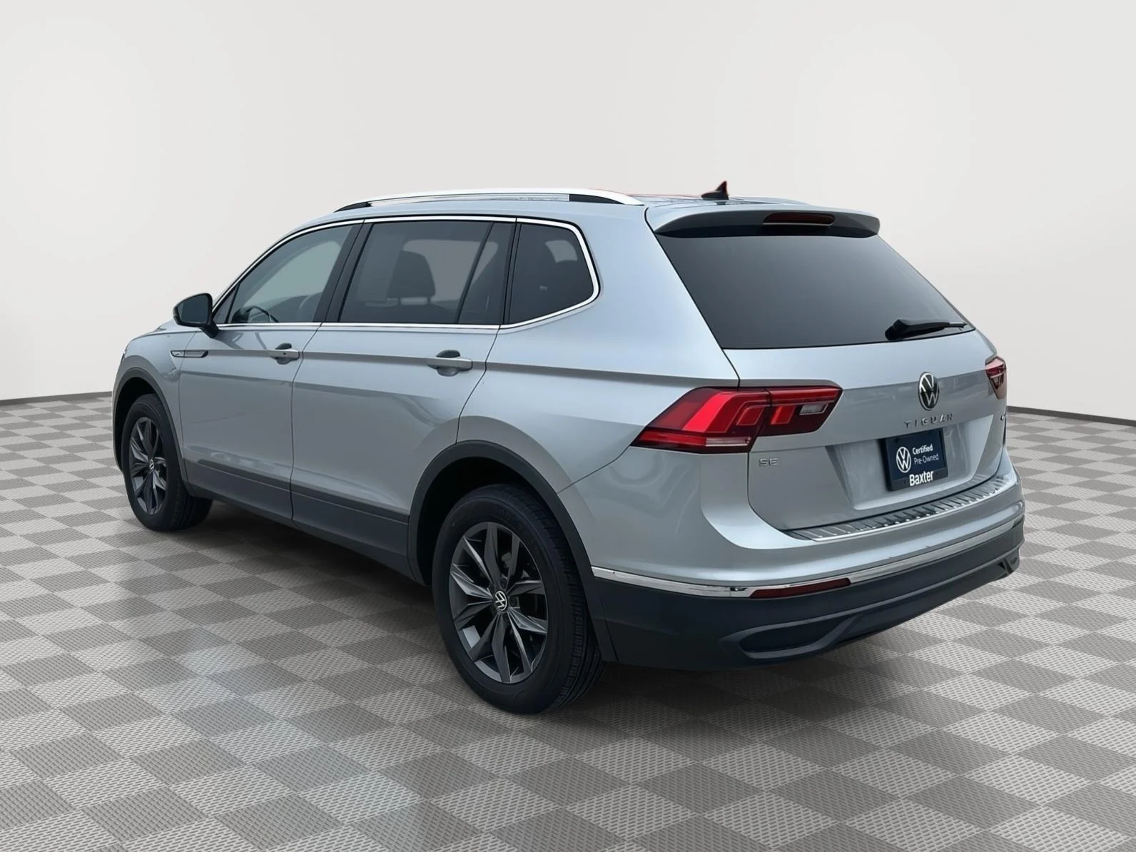Certified Used 2022 SILVER Volkswagen SE image 8
