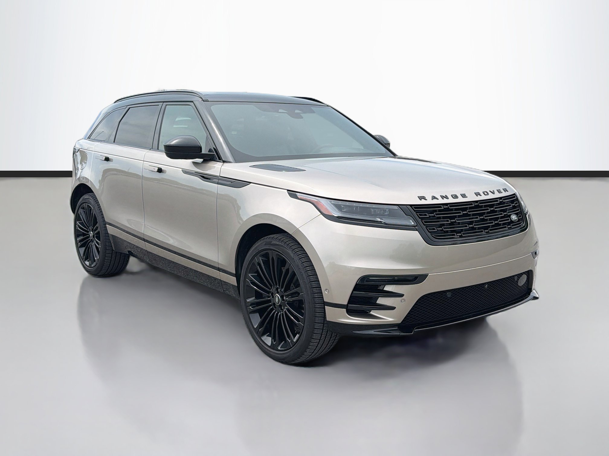 Used 2026 Batumi Gold Premium Metallic Land Rover Dynamic SE image 7
