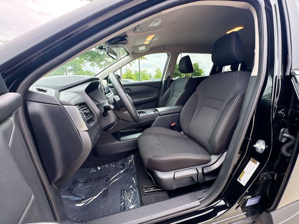 Used 2025 Black Nissan S image 19