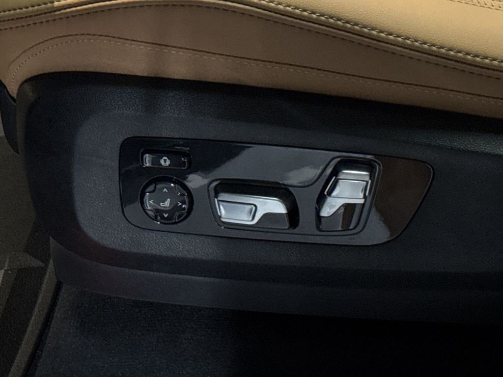 New 2027 Sparkling Copper Metallic BMW xDrive40i image 12