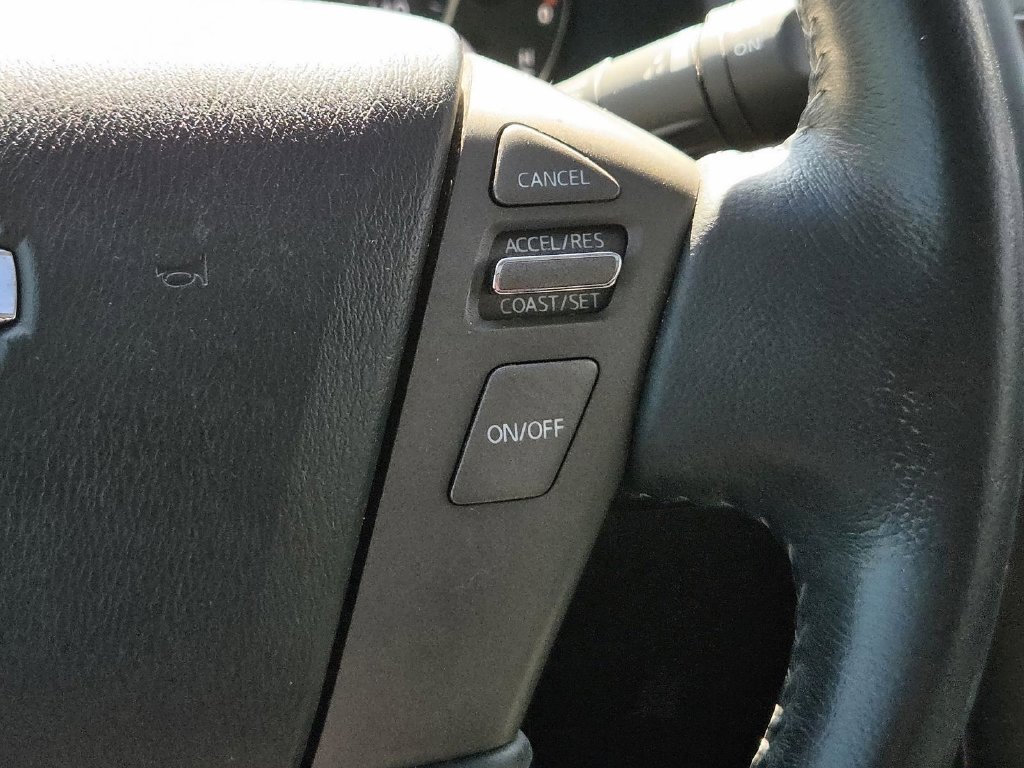Used 2017 Brown Nissan SL image 35