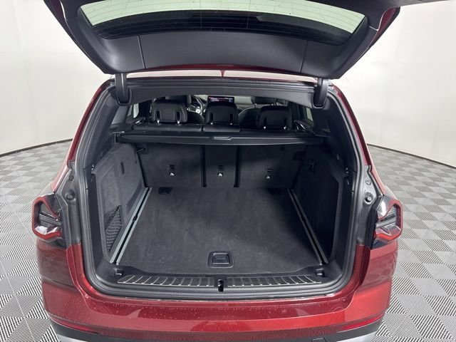 Used 2022  BMW xDrive30i image 12