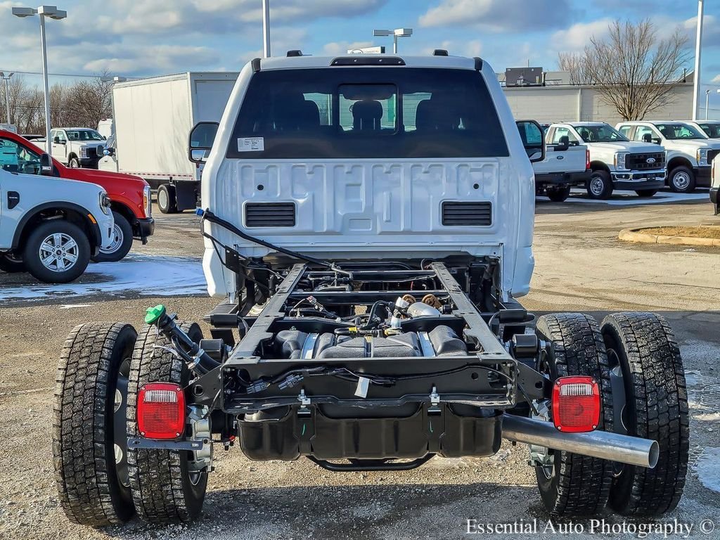 2024 Ford F-550 Super Duty Chassis Cab XL - Photo 11